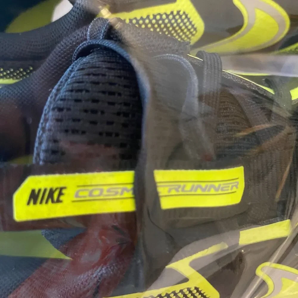 Nike Kids Cosmic Runner Running Shoes Black Volt Yellow 5.5 Youth
